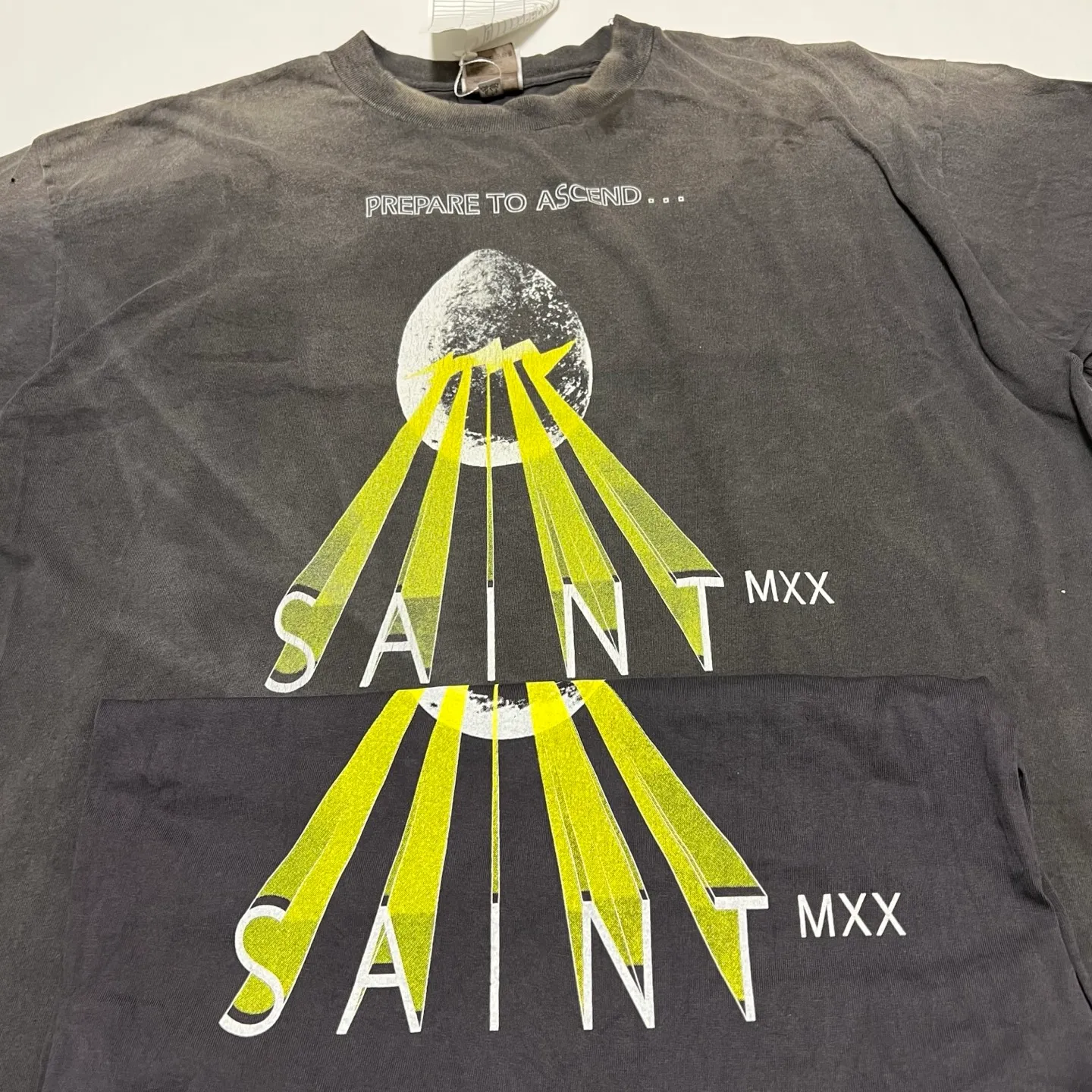 Printing proofing SAINT Mxxxxxx EGG SS TEE/BLK Broken egg shell/SAINT LOGO projection distressed retro short-sleeves Washed black S-XL Correct version Customized co-branded main mark/washed mark/cherub mark Tubular fabric Garment dyeing Rewashing water fading Destruction of graffiti Simulating natural distressed effect